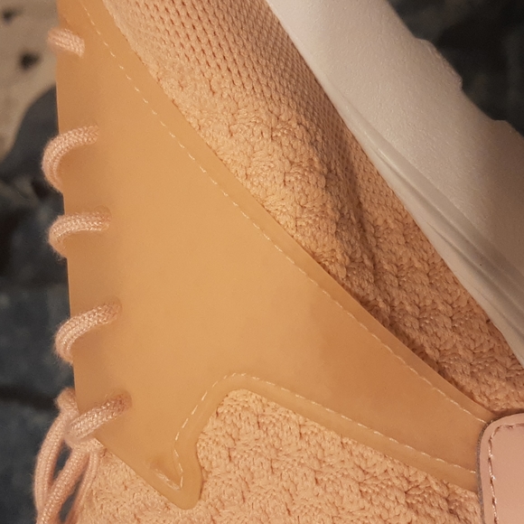 Reebok Zoku sneakers US 7.5. On the promotion pic - 🔥 Coral color. Not my color - Picture 14 of 15